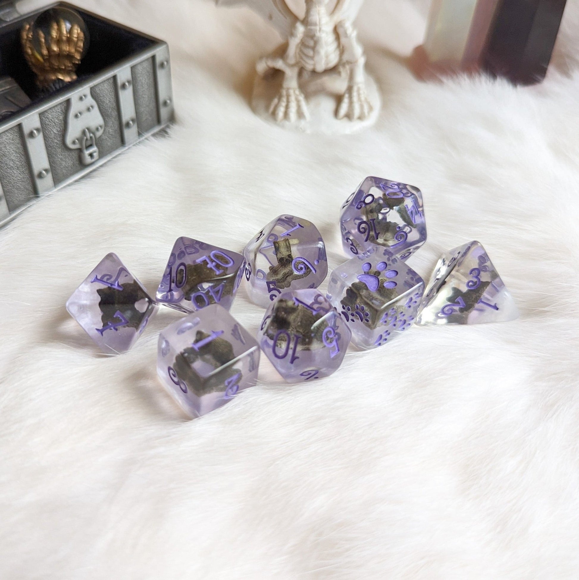 Sleepy Cat Dice Set – 8 - Piece Animal DnD Dice with Paw D6 | Fennek & Finch - Fennek and Finch