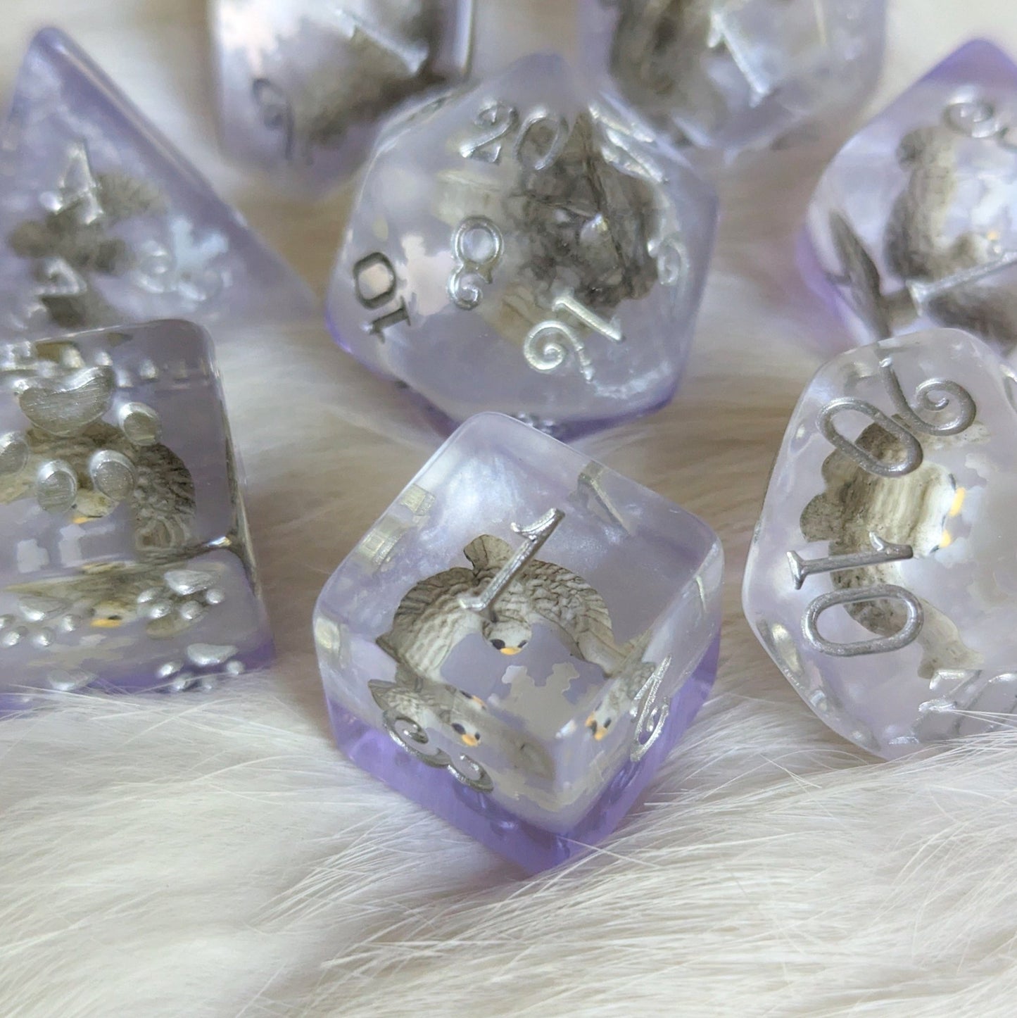 Snowy Owl Dice Set – 8 - Piece Animal DnD Dice with Paw D6 | Fennek & Finch - Fennek and Finch