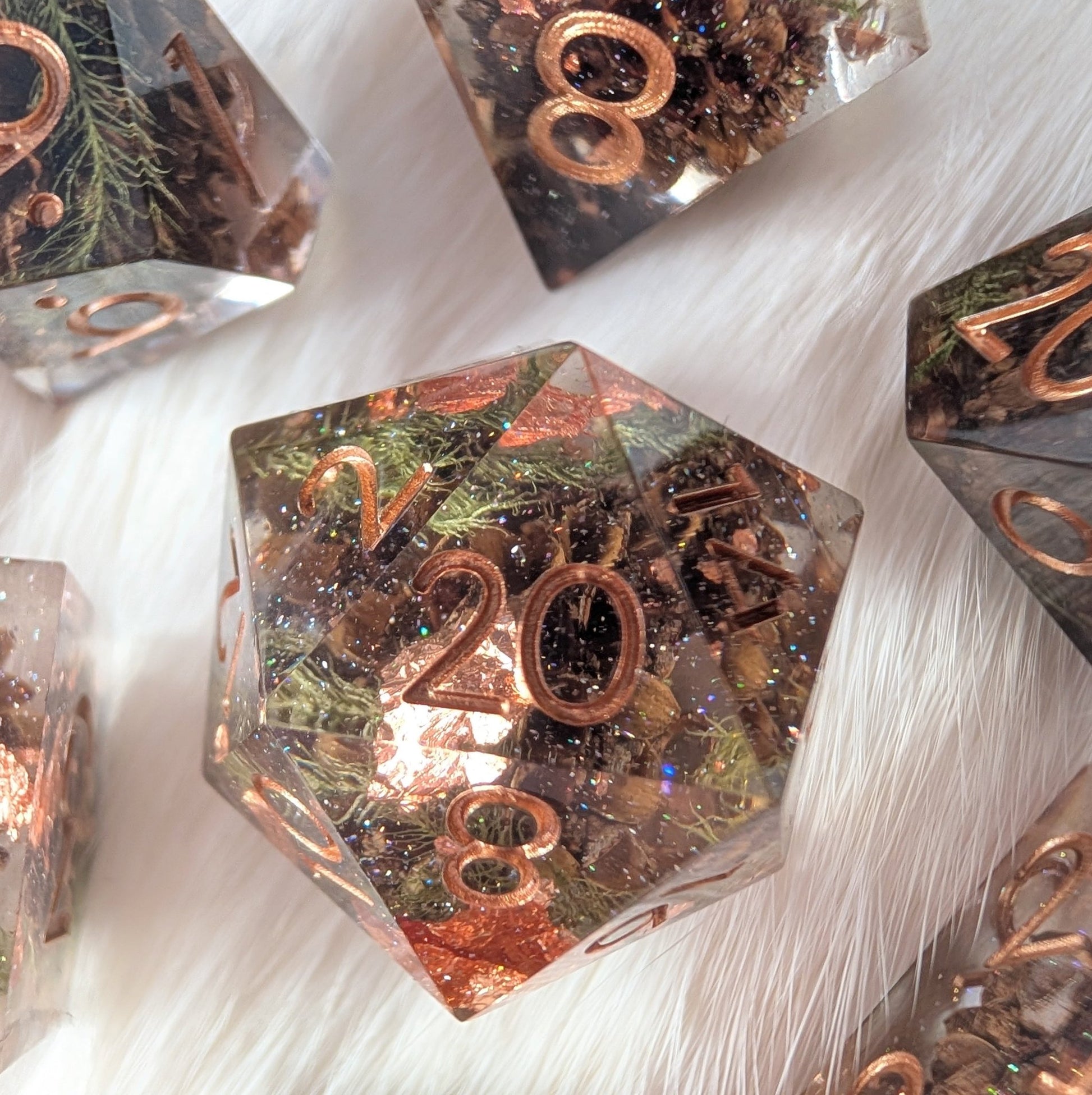 Sparkling Casuarina Seeds of Change Dice Set – Botanical Resin with Copper | Fennek & Finch - Fennek and Finch