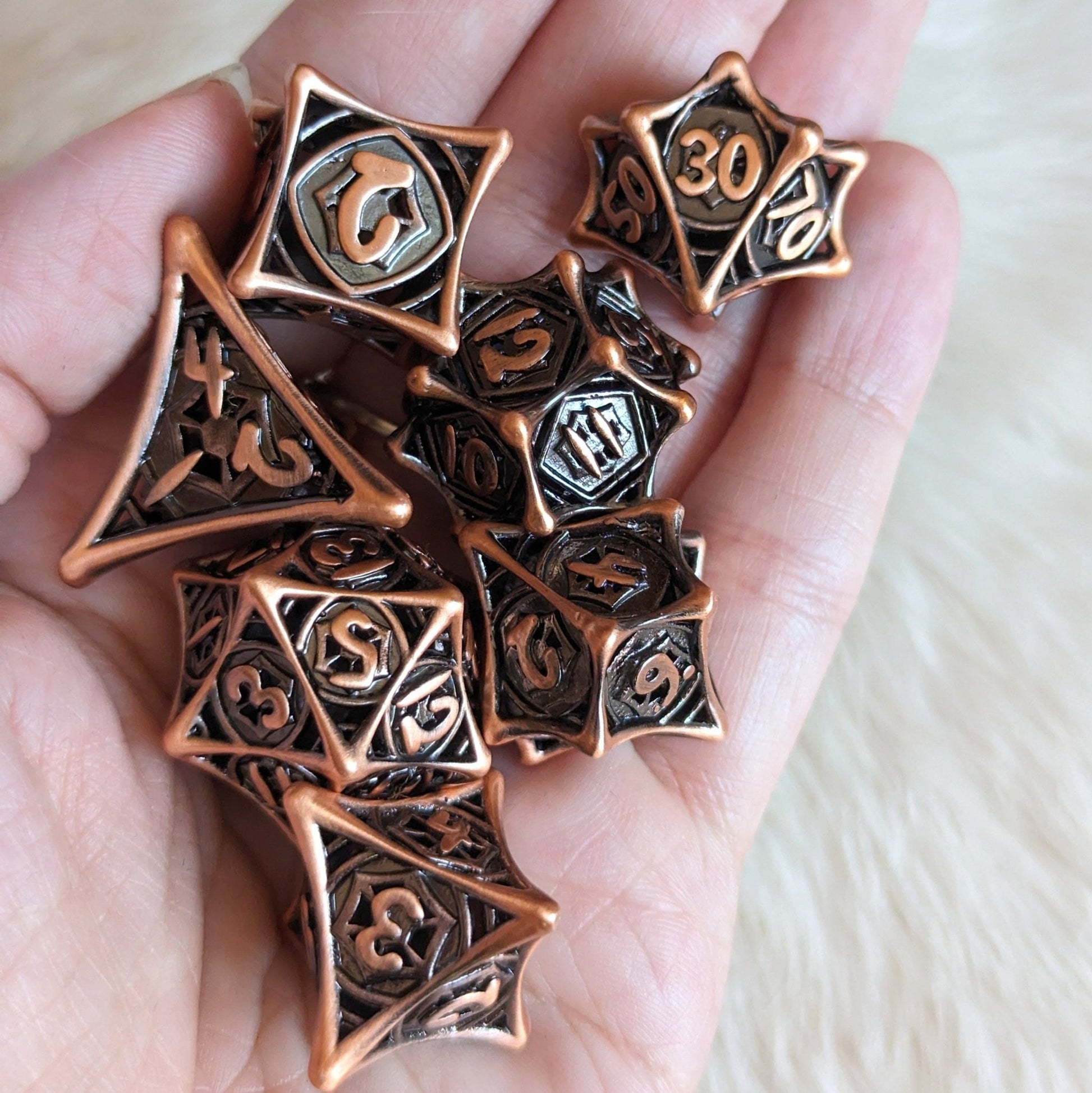 Spider Web Hollow Metal Dice Set – Geometric Design in Copper, Bronze, Silver & Black Dice sets Fennek and Finch