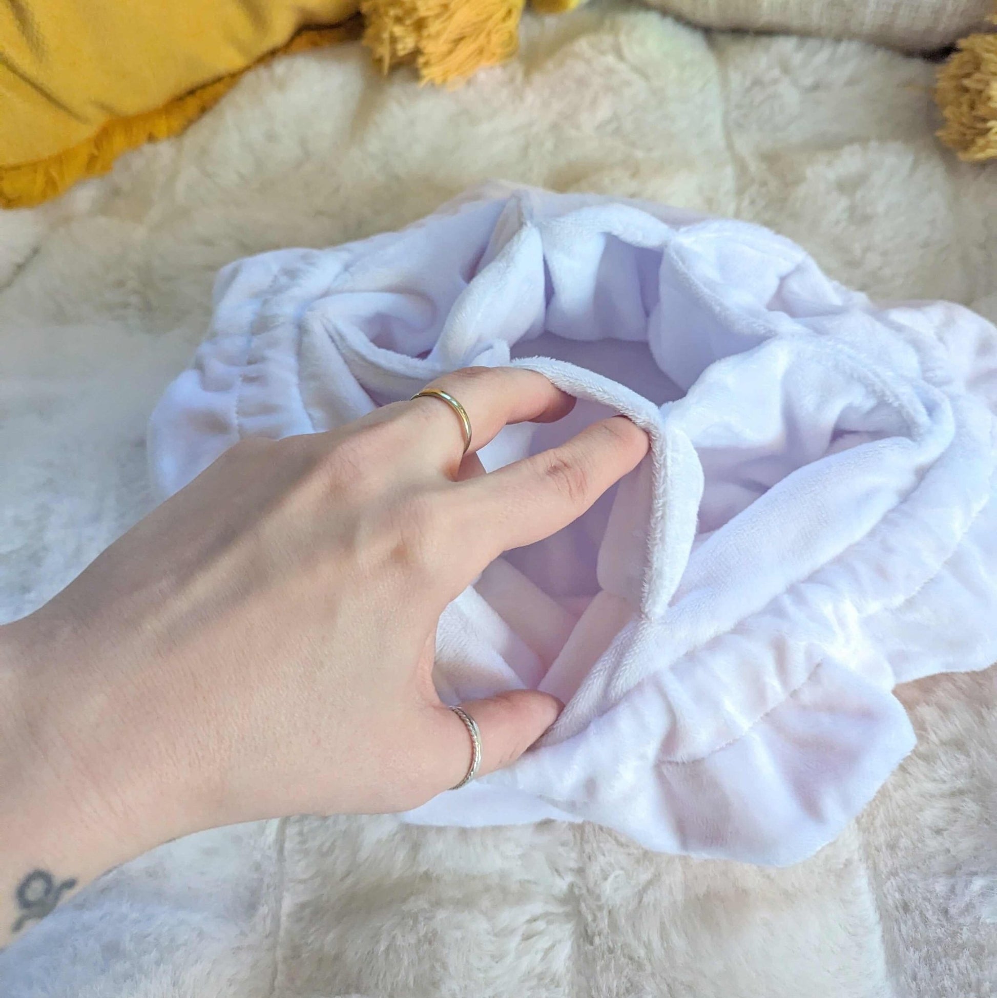 Starry Pink Dice Bag – Multi - Pocket Velvet Pouch with Gold Stars | Fennek & Finch - Fennek and Finch