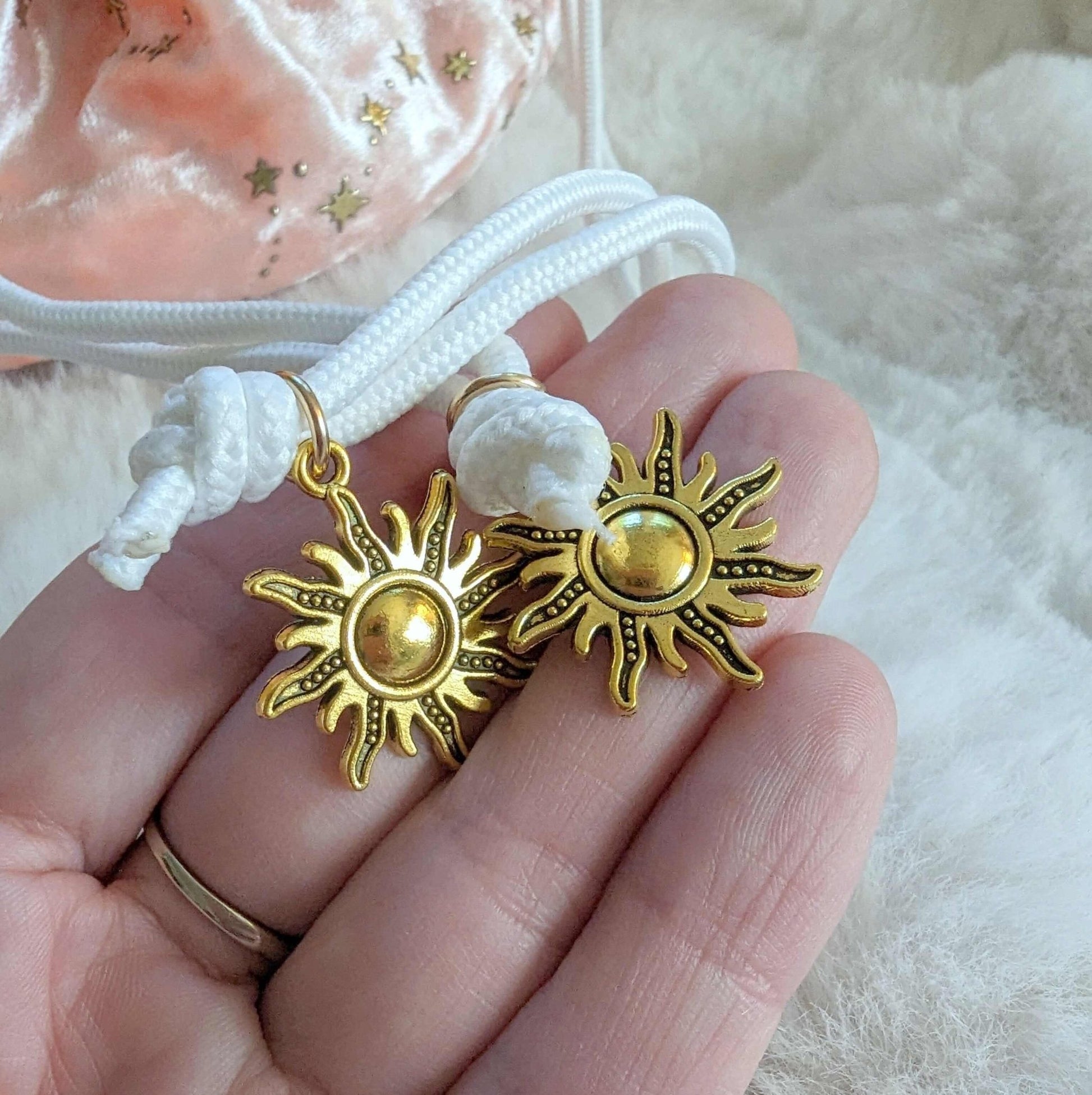 Starry Pink Dice Bag – Multi - Pocket Velvet Pouch with Gold Stars | Fennek & Finch - Fennek and Finch