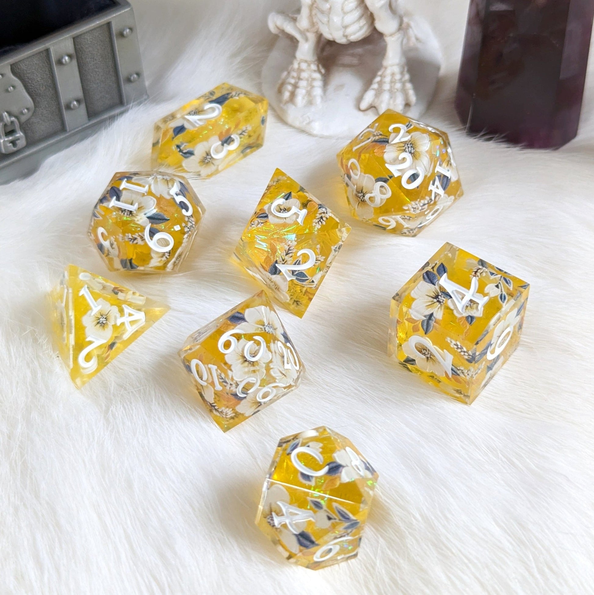 Summer Breeze Dice Set – 8 - Piece Floral Yellow White DnD Dice with Crystal D4 | Fennek & Finch - Fennek and Finch