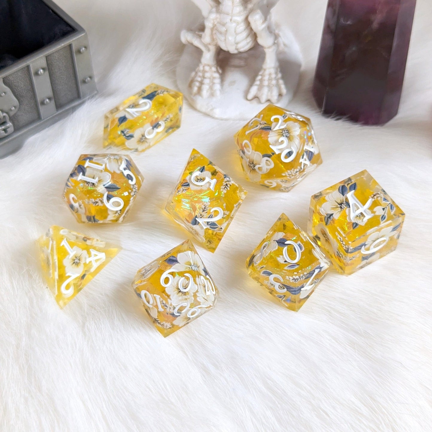 Summer Breeze Dice Set – 8 - Piece Floral Yellow White DnD Dice with Crystal D4 | Fennek & Finch - Fennek and Finch