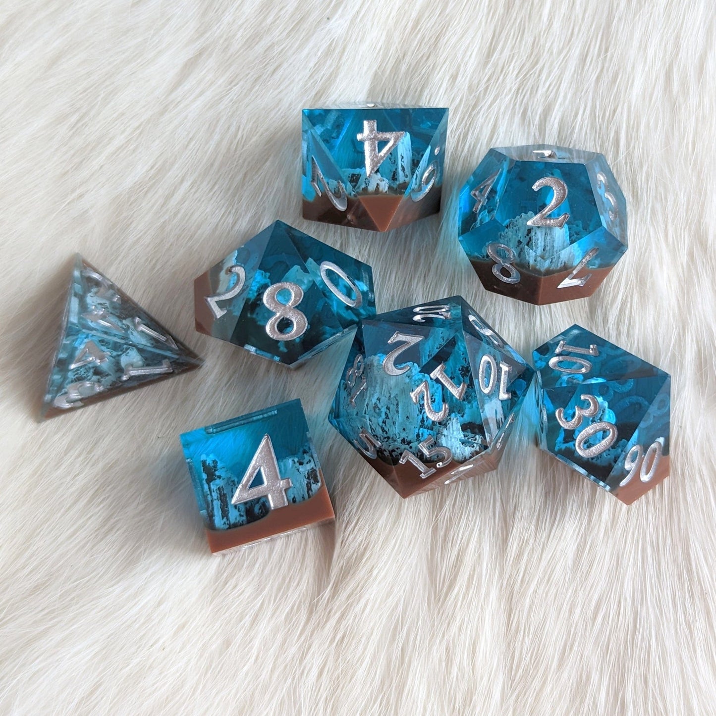 Tundra Peak Sharp Edge Dice Set – 7 - Piece Snowy Mountain Resin DnD Dice - Fennek and Finch
