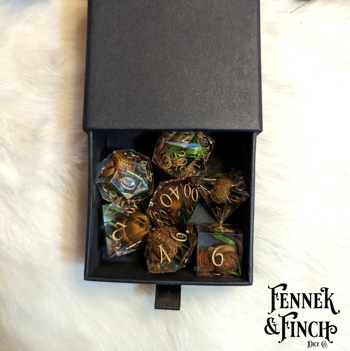 Acorn Sharp Edge Dice Set – 7 - Piece with Real Acorns | Fennek & Finch - Fennek and Finch