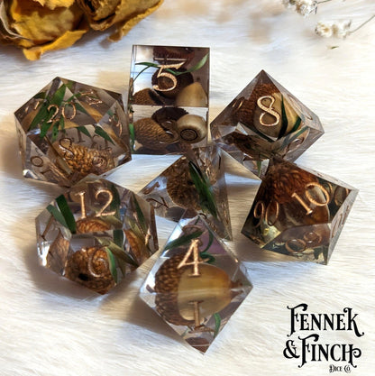 Acorn Sharp Edge Dice Set – 7 - Piece with Real Acorns | Fennek & Finch - Fennek and Finch
