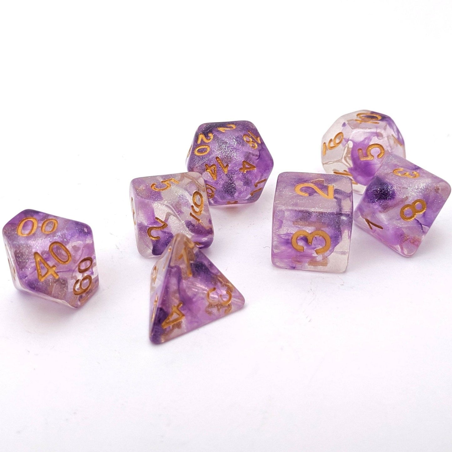 Amethyst Dice Set – 7-Piece Translucent Purple Iridescent Blue Glitter DnD Dice Dice sets Fennek and Finch
