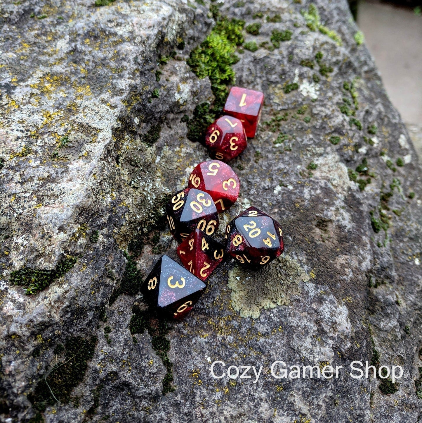 Blood Ruby Dice Set – 7-Piece Semi-Transparent Black Red Glitter Acrylic DnD Dice sets Fennek and Finch