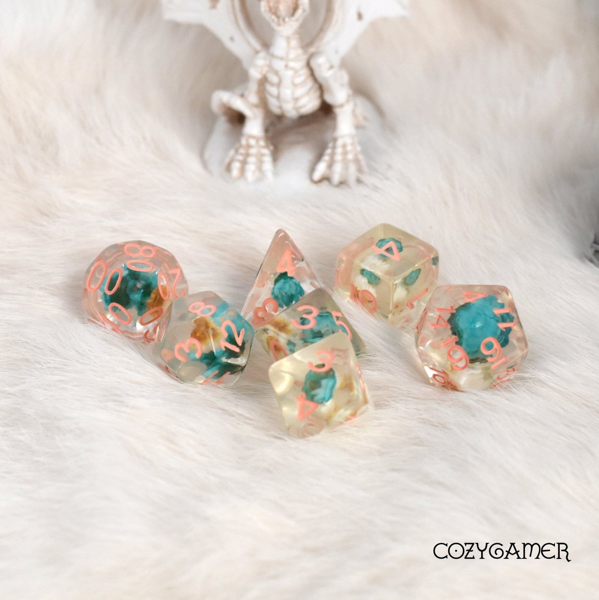 Blue and White Dried Flowers Dice Set with Salmon Font Dice Sets & Games Fennek and Finch