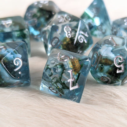 Blue Flower and Moss Dice Set – 8 - Piece Botanical DnD Dice with Paw D6 | Fennek & Finch - Fennek and Finch