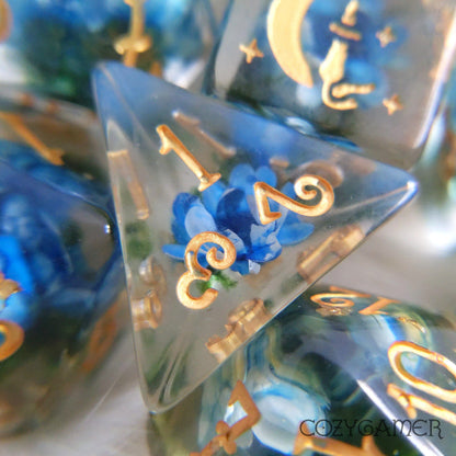 Blue Flower and Moss Dice Set. 8 Piece Dried Floral Dice Set Dice sets Fennek and Finch