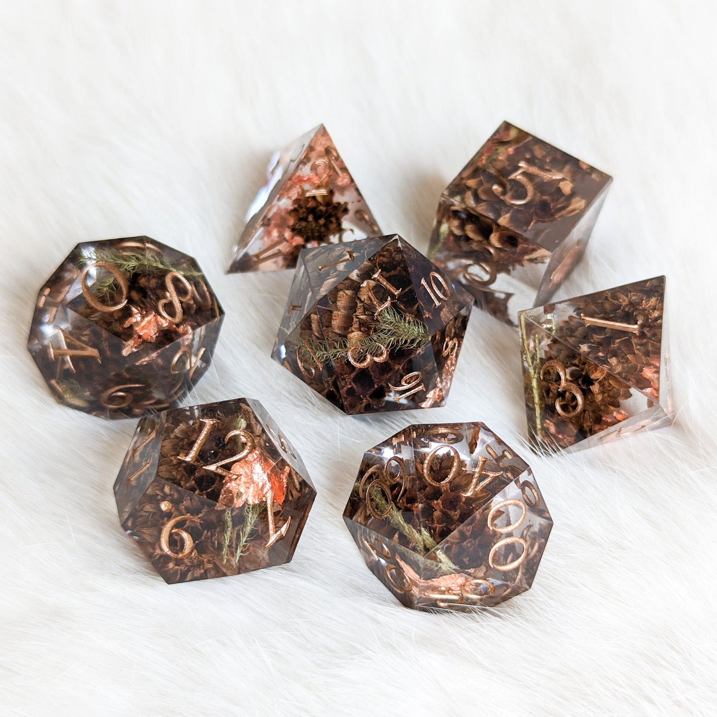 Casuarina - Seeds of Change Dice Set Fantasy Font