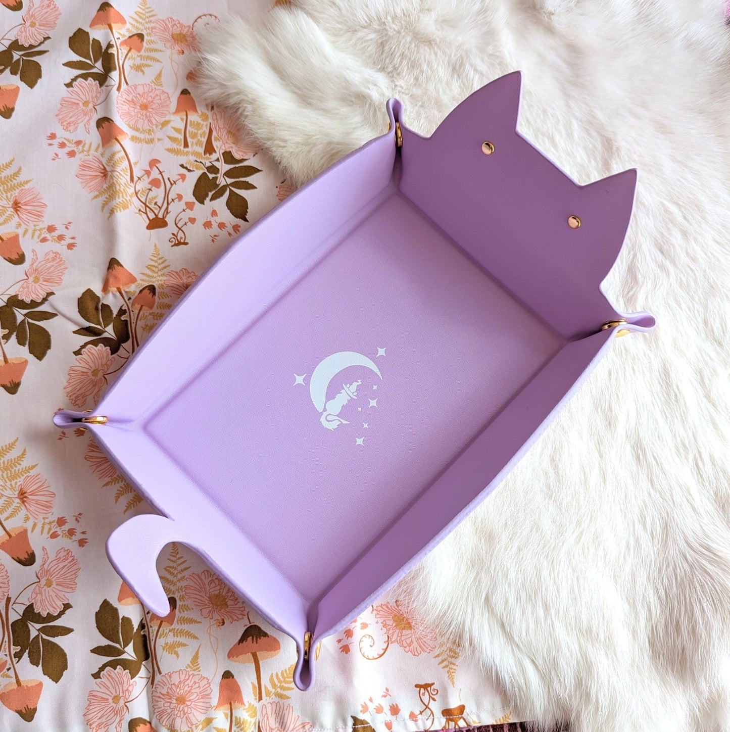 Cat Dice Tray in Lilac | Foldable PU Leather Rolling Tray for DnD - Fennek and Finch