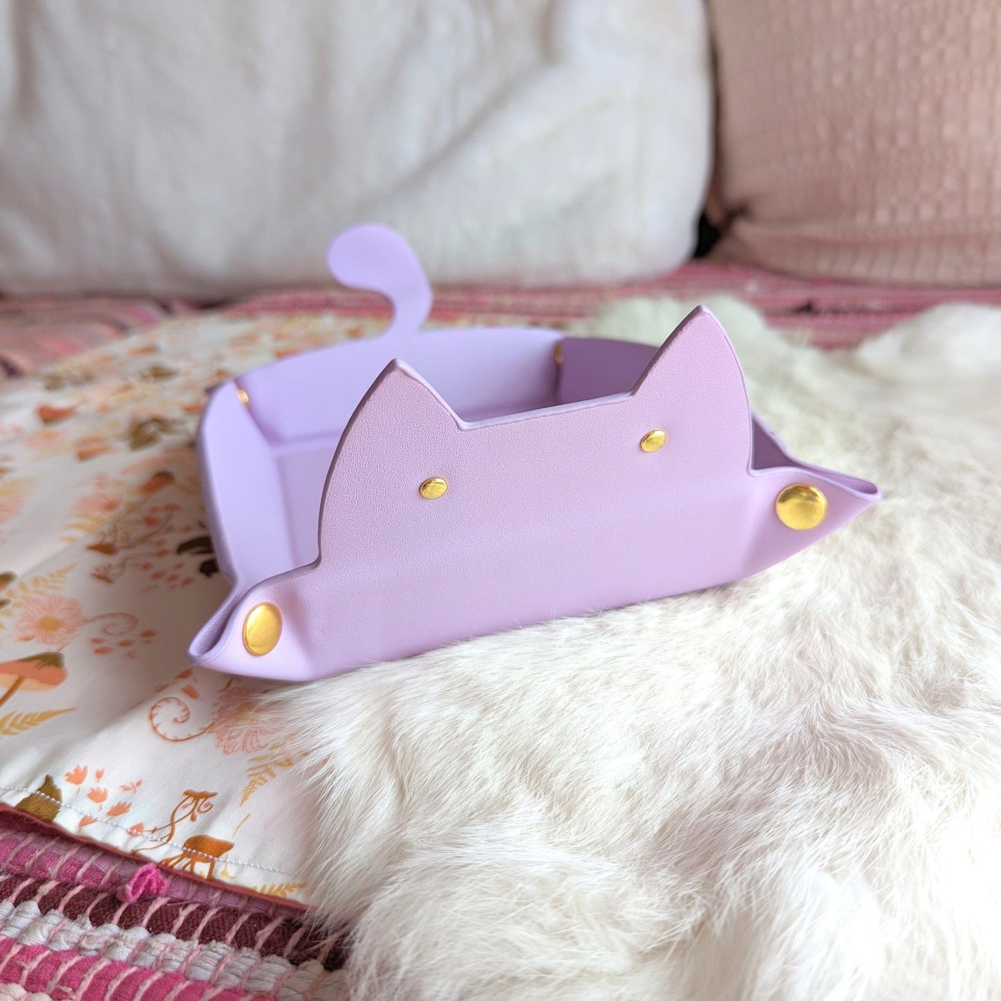 Cat Dice Tray in Lilac | Foldable PU Leather Rolling Tray for DnD - Fennek and Finch