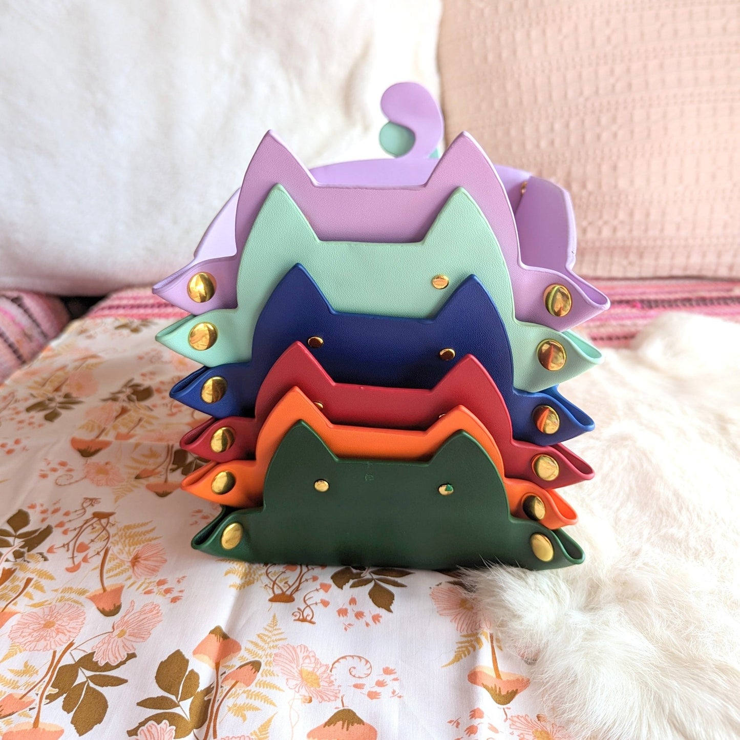 Cat Dice Tray in Lilac | Foldable PU Leather Rolling Tray for DnD - Fennek and Finch