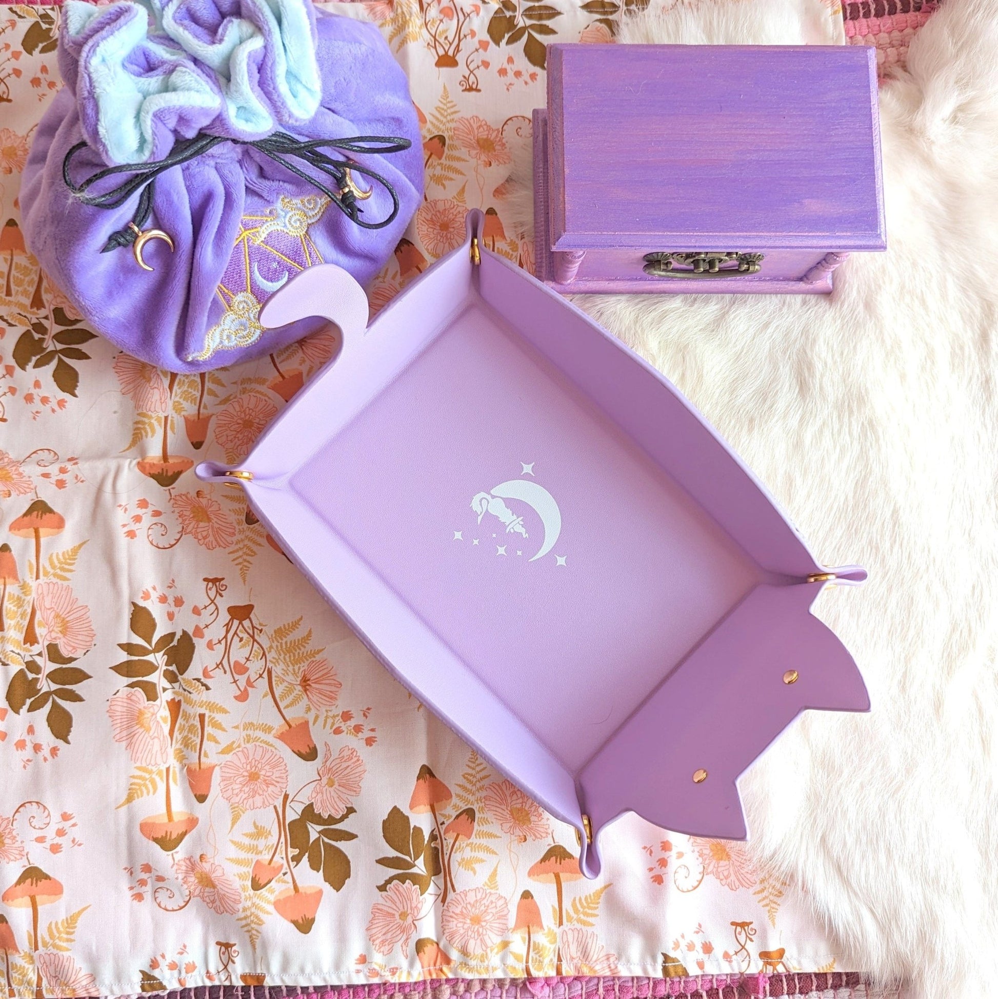 Cat Dice Tray in Lilac | Foldable PU Leather Rolling Tray for DnD - Fennek and Finch