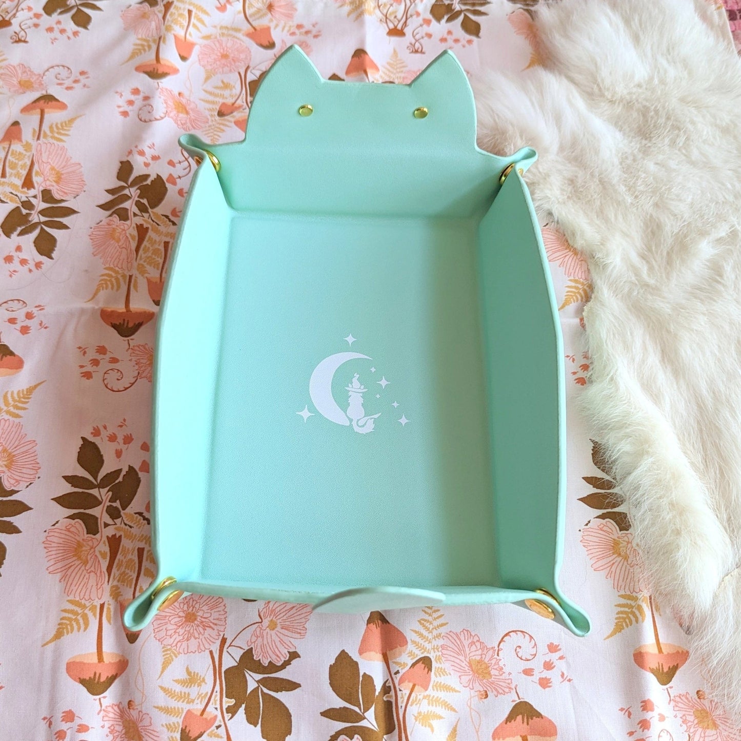 Cat Dice Tray in Mint | Foldable PU Leather Rolling Tray for DnD - Fennek and Finch