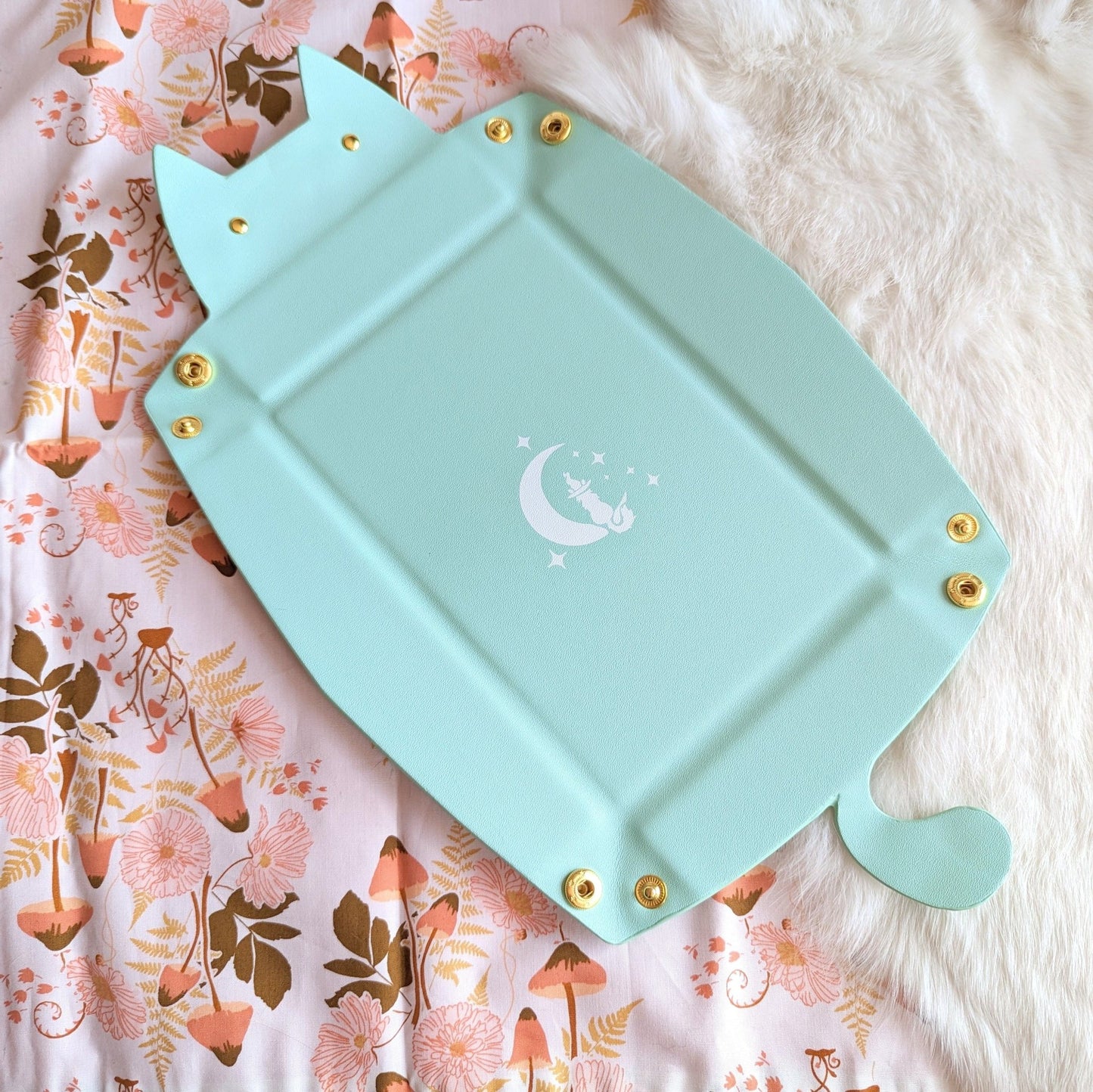 Cat Dice Tray in Mint | Foldable PU Leather Rolling Tray for DnD - Fennek and Finch