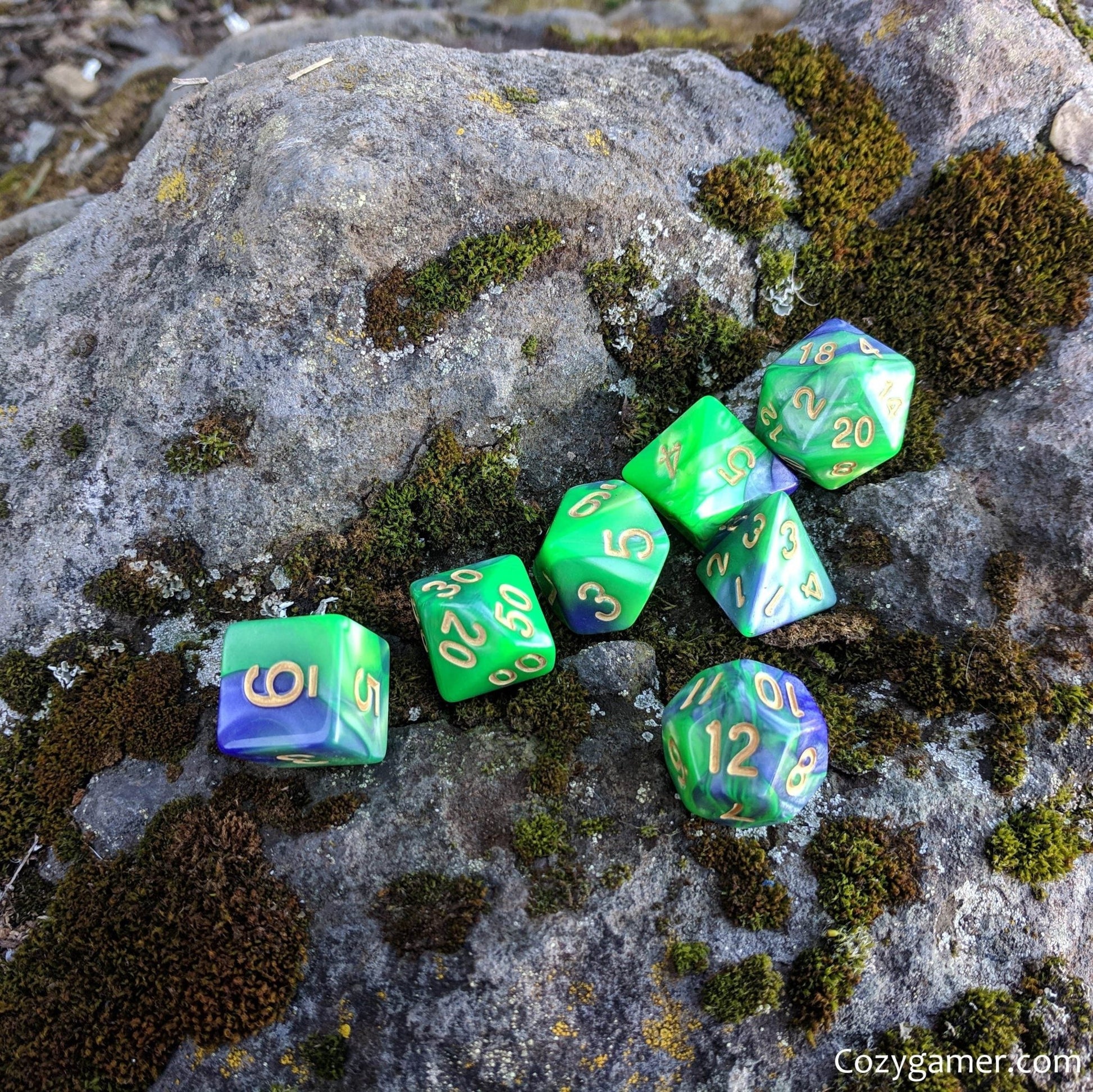 Dragon Dice Set – 7-Piece Marbled Pearly Green Purple Acrylic DnD Dice Dice sets Fennek and Finch