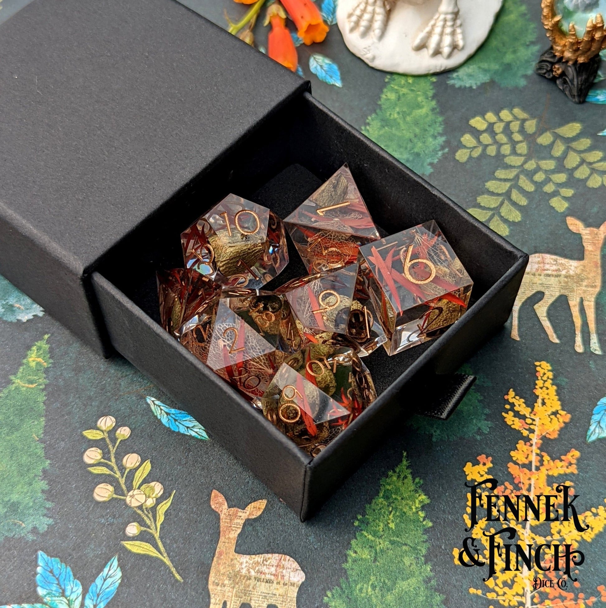 Eucalyptus Sharp Edge DnD Dice Set – 7 - Piece with Real Botanicals | Fennek & Finch - Fennek and Finch