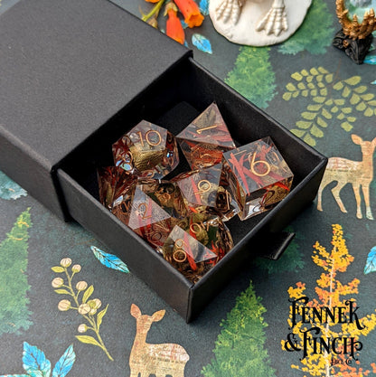 Eucalyptus Sharp Edge DnD Dice Set – 7 - Piece with Real Botanicals | Fennek & Finch - Fennek and Finch