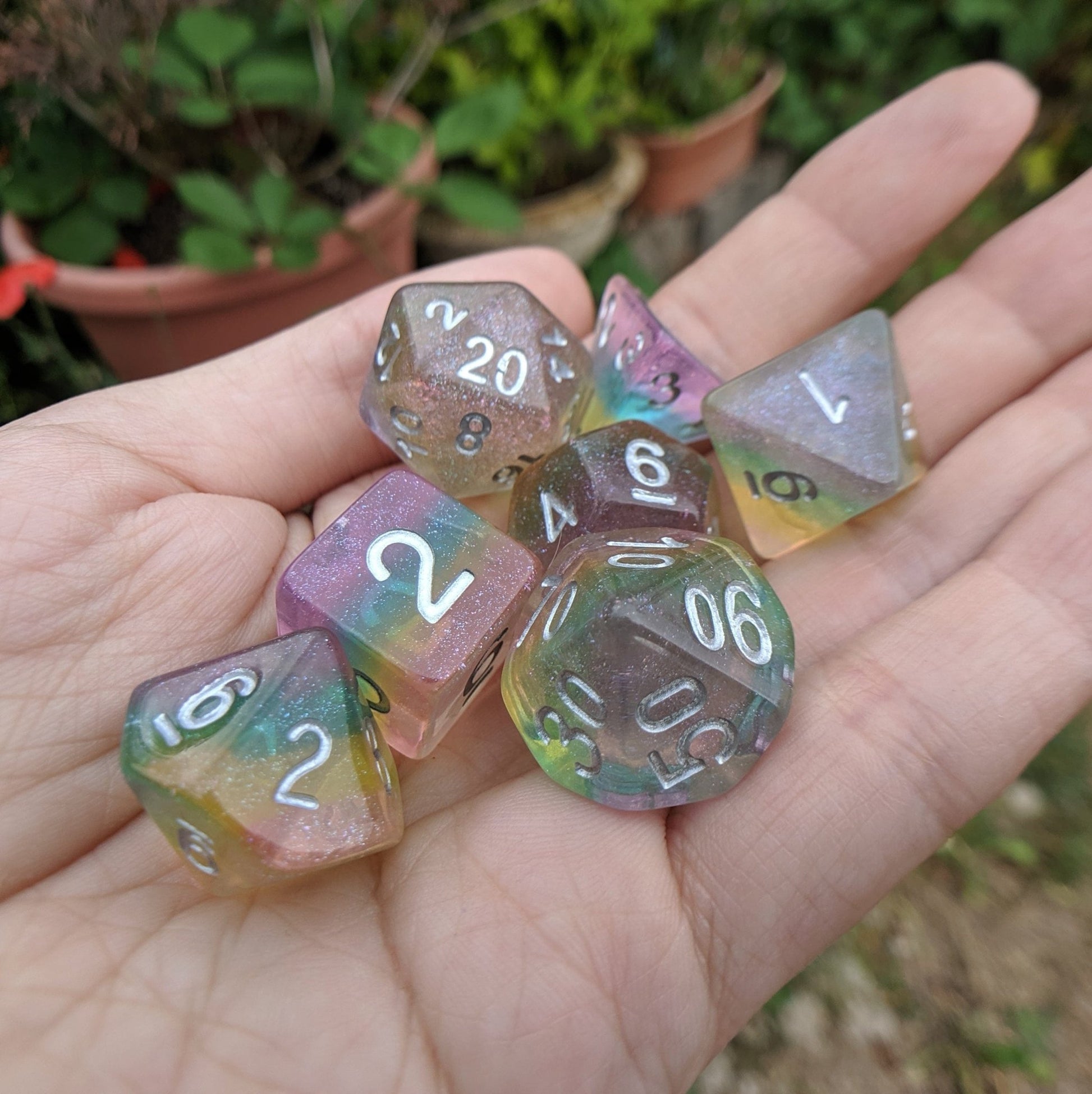 Fairy Dust Dice Set – 7-Piece Translucent Glitter Pastel Rainbow Gradient DnD Dice sets Fennek and Finch