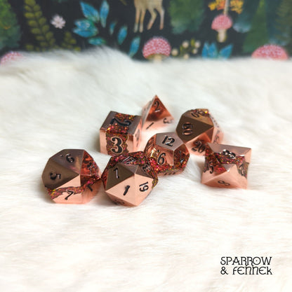 Fissure Metal Dice Set – 7-Piece Copper Red Glitter Stripe DnD Dice Dice sets Fennek and Finch