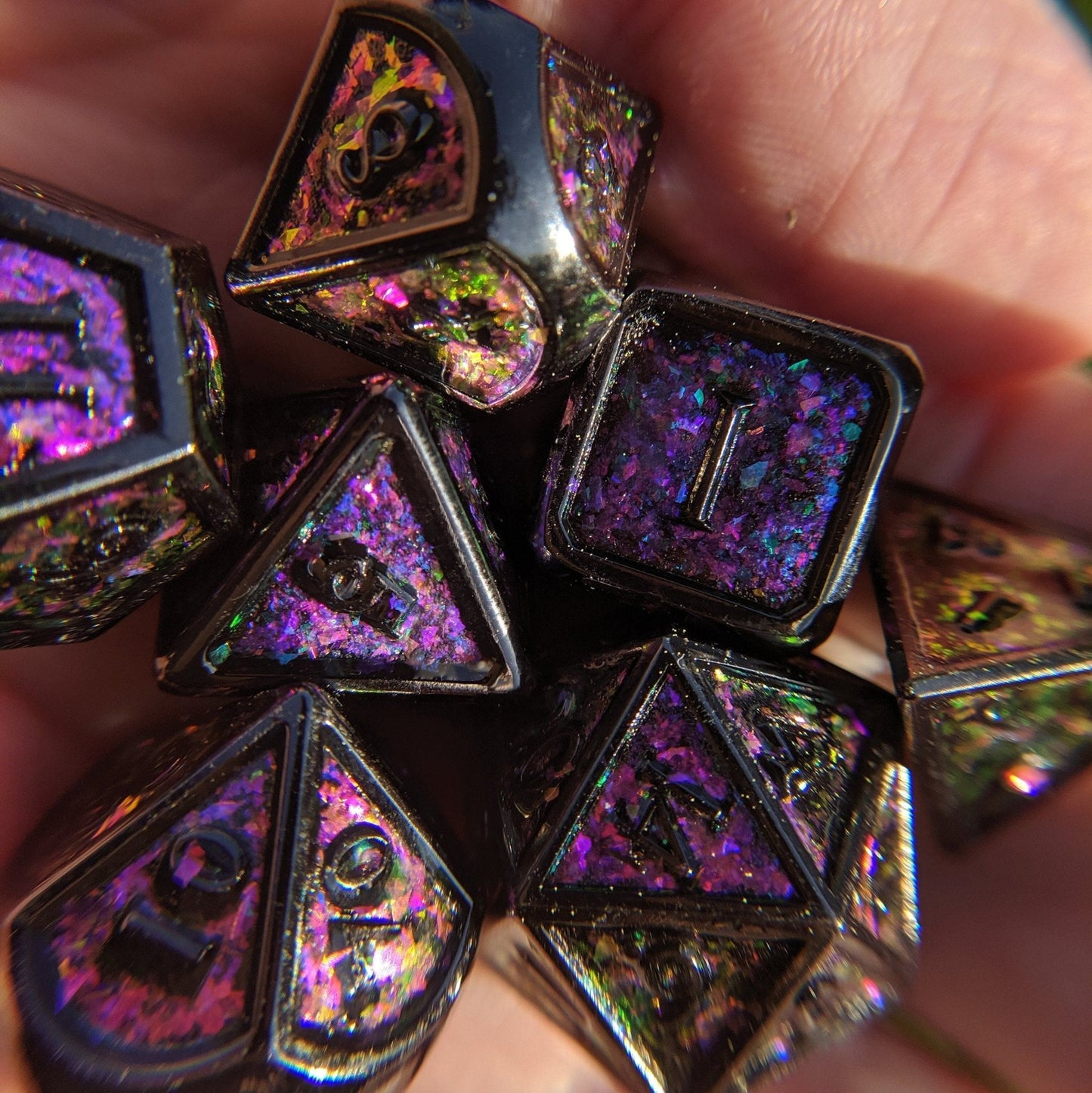 Glittering Magenta Green Metal Dice Set – Color Shift with Black Trim - Fennek and Finch