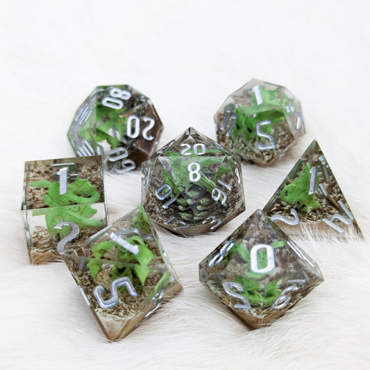 Green Dragon Sharp Edge Dice Set – 7 - Piece Miniature Dragon DnD Dice - Fennek and Finch
