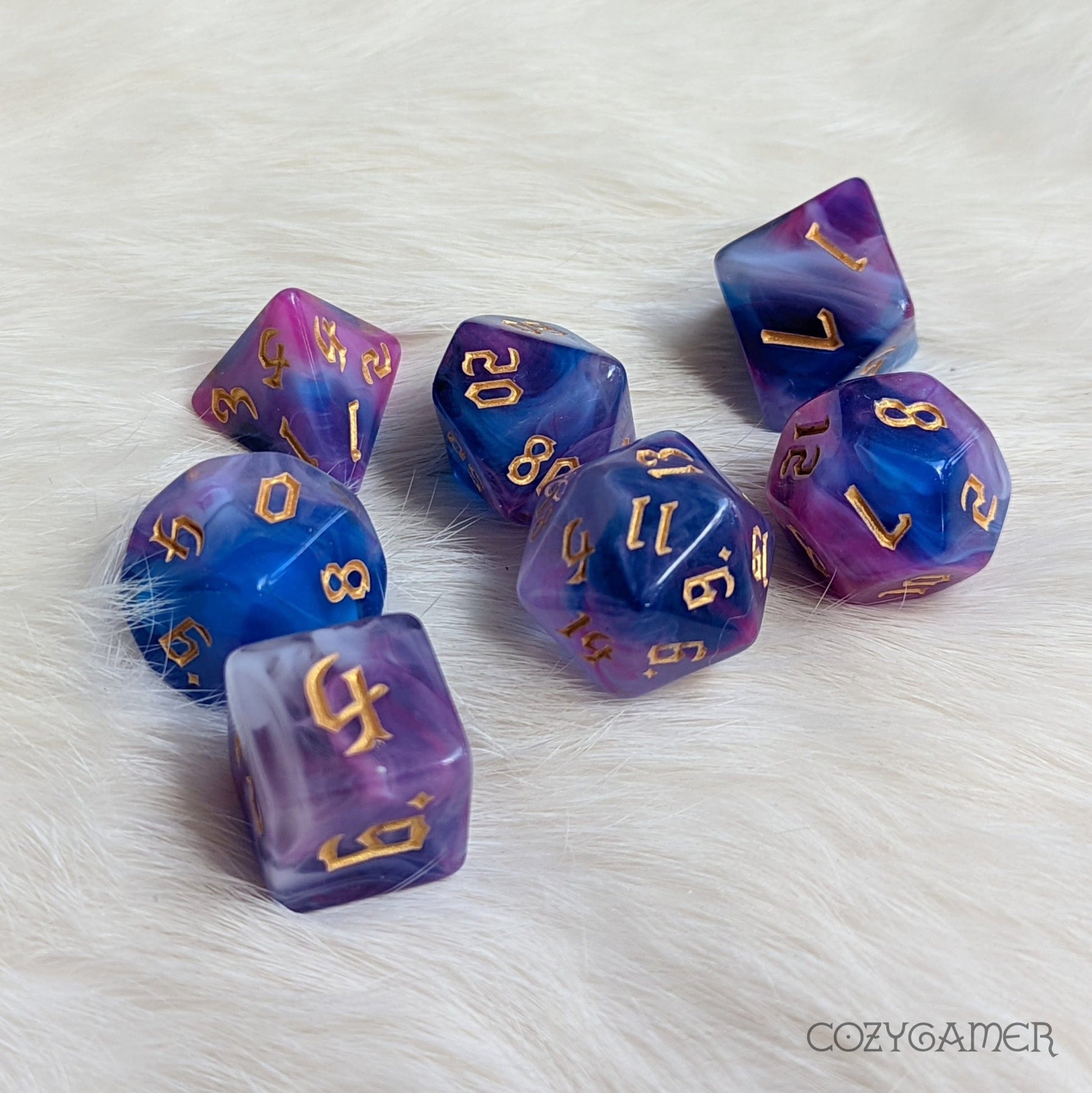 Harpy Marbled Dice Set – 7-Piece White Blue Purple Acrylic DnD Dice Dice sets Fennek and Finch