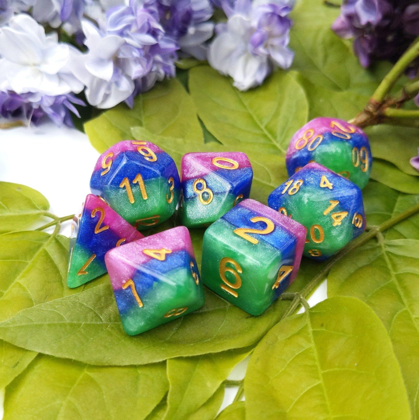 Jester's Gambit Dice Set – 7-Piece Pearly Layered Colorful DnD Dice Dice Sets & Games Fennek and Finch