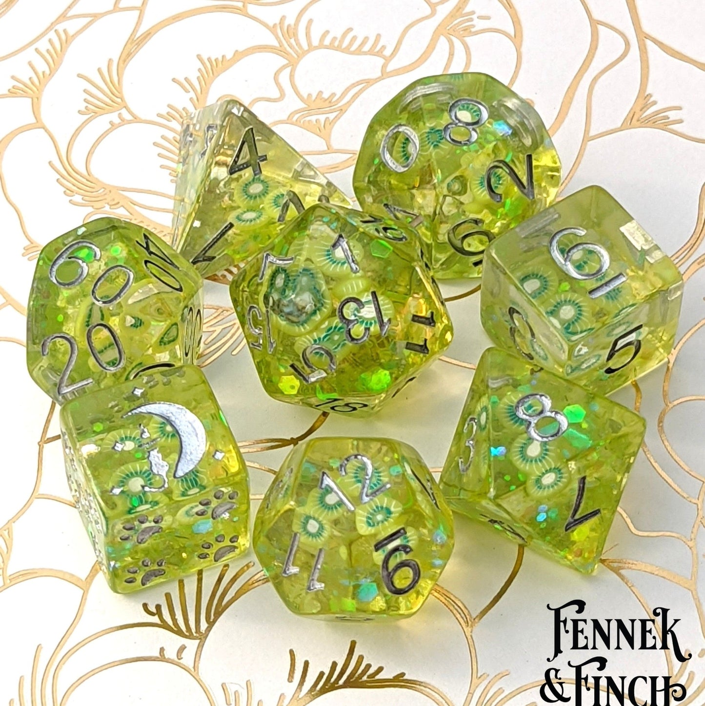 Kiwi Dice Set – 8 - Piece Fruit Slice DnD Dice | Fennek & Finch - Fennek and Finch