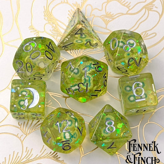 Kiwi Dice Set – 8 - Piece Fruit Slice DnD Dice | Fennek & Finch - Fennek and Finch
