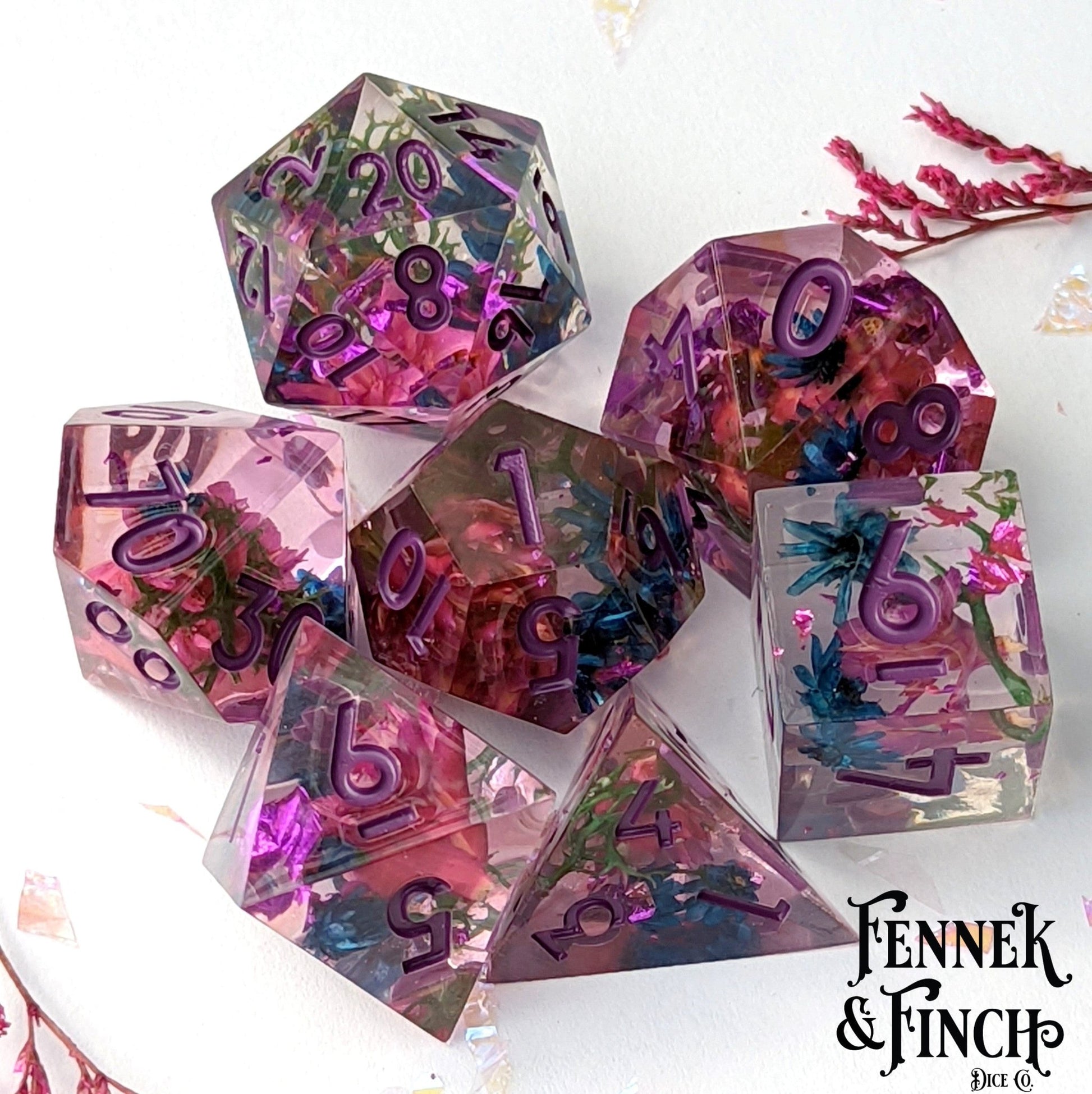 Midnight Garden Sharp Edge DnD Dice Set – 7 - Piece with Real Flowers | Fennek & Finch - Fennek and Finch