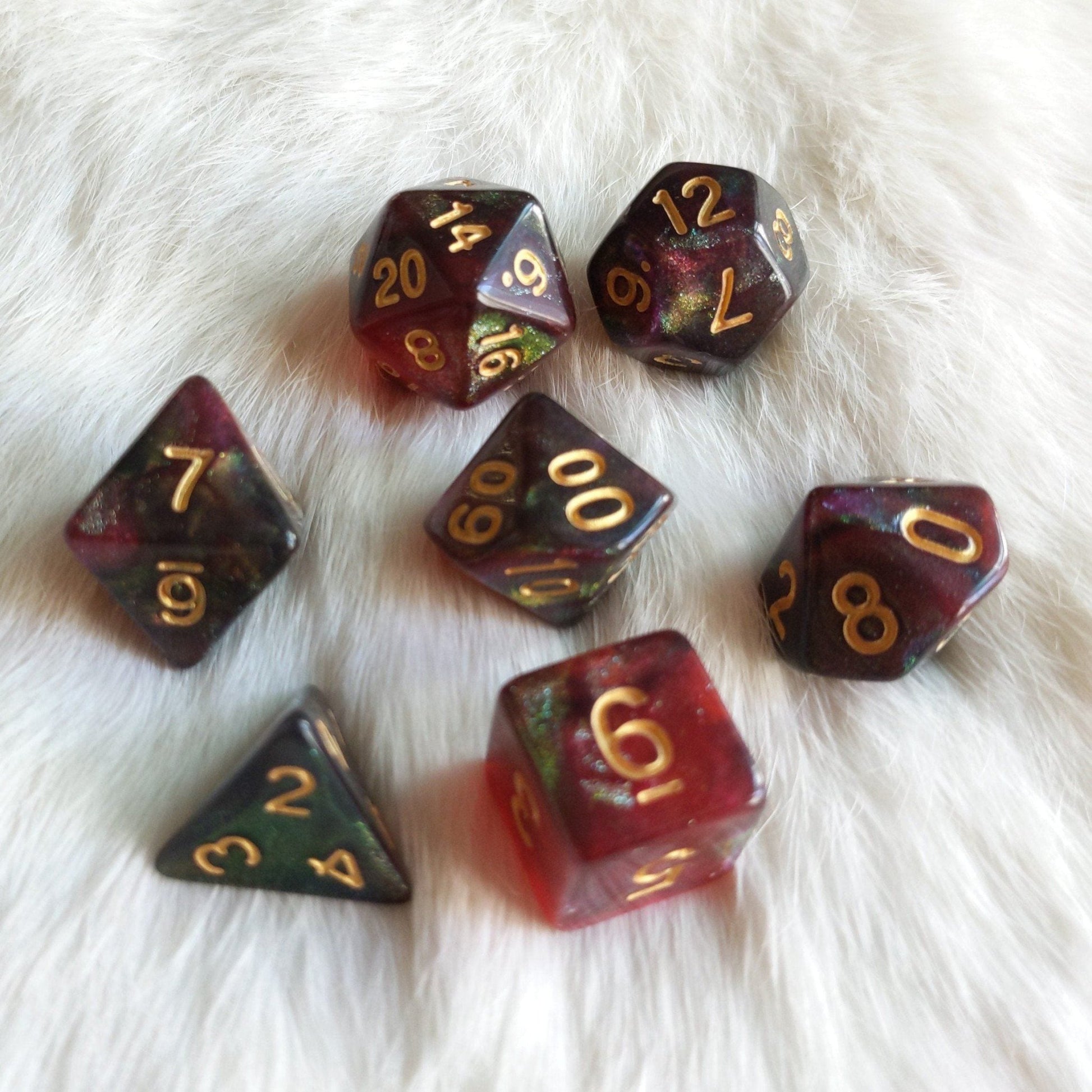 Midnight Rose Galaxy Dice Set – 7-Piece Micro Shimmer Red DnD Dice Dice sets Fennek and Finch