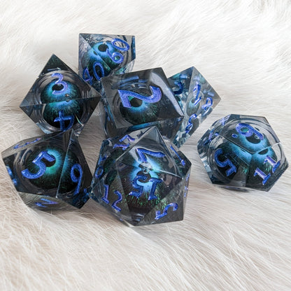 Moving Eye Liquid Core Dice Set – 7 - Piece Sharp Edge Floating Eye DnD - Fennek and Finch