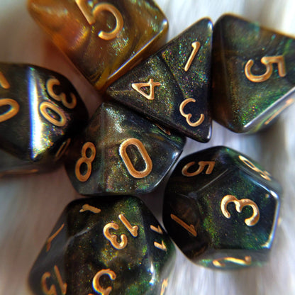 Nightingale Dice Set – 7-Piece Green Orange Gold Red Micro Shimmer Galaxy DnD Dice sets Fennek and Finch