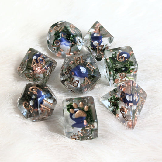 Purple Mushrooms and Moss Dice Set – 8 - Piece Botanical DnD Dice with Paw D6 | Fennek & Finch - Fennek and Finch