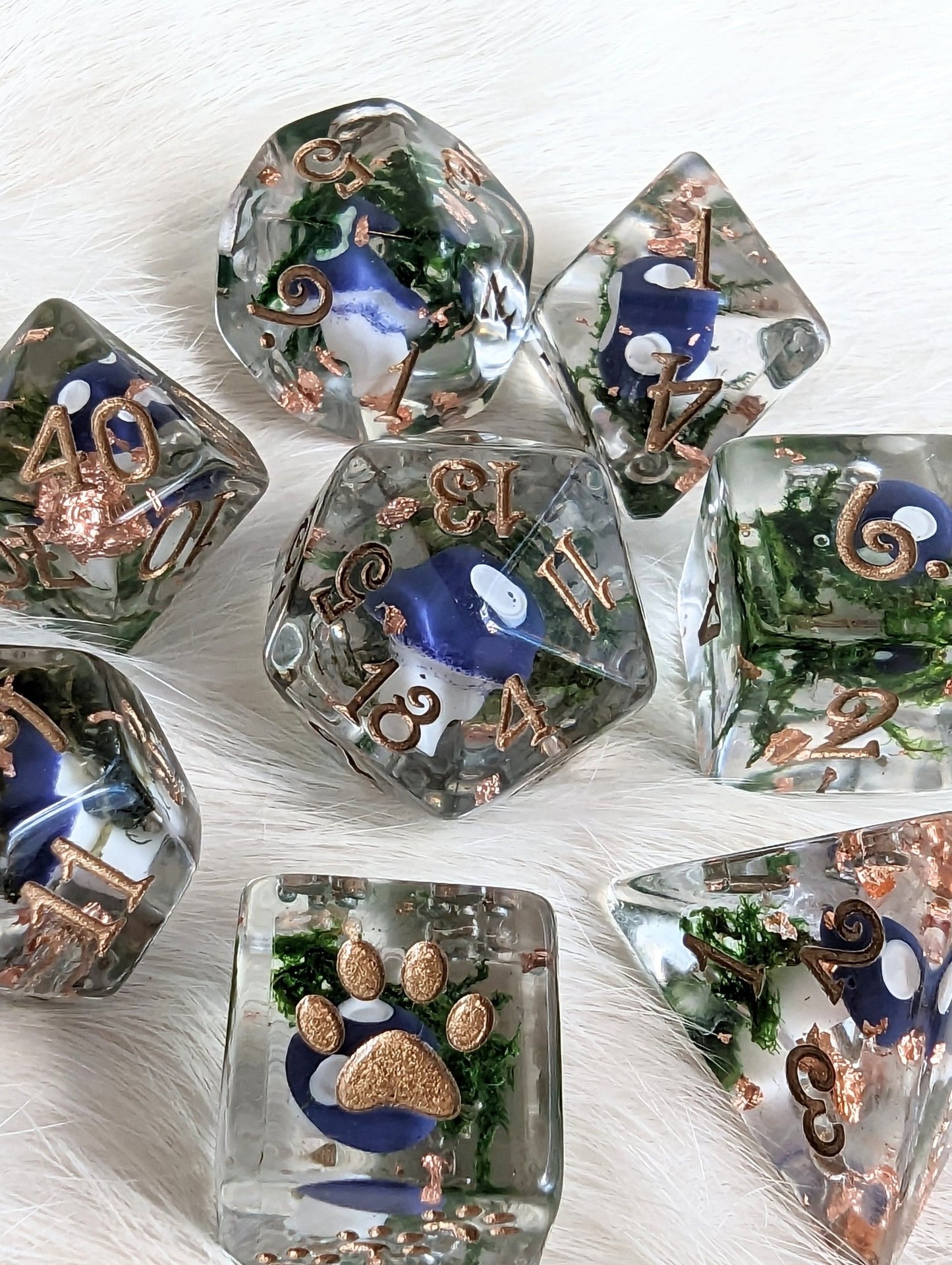 Purple Mushrooms and Moss Dice Set – 8-Piece Botanical DnD Dice with Paw D6 | Fennek & Finch Dice Sets & Games Fennek and Finch