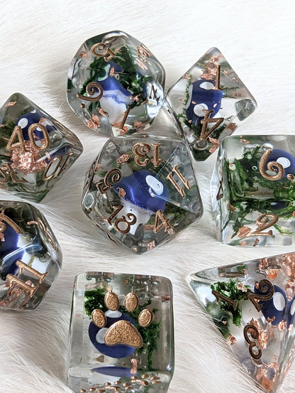 Purple Mushrooms and Moss Dice Set – 8-Piece Botanical DnD Dice with Paw D6 | Fennek & Finch Dice Sets & Games Fennek and Finch