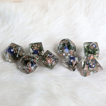 Purple Mushrooms and Moss Dice Set – 8-Piece Botanical DnD Dice with Paw D6 | Fennek & Finch Dice Sets & Games Fennek and Finch