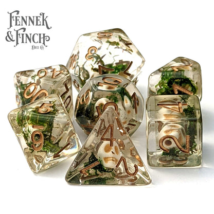 Resting Skull Dice Set, Skull beads and moss Dice sets Fennek and Finch