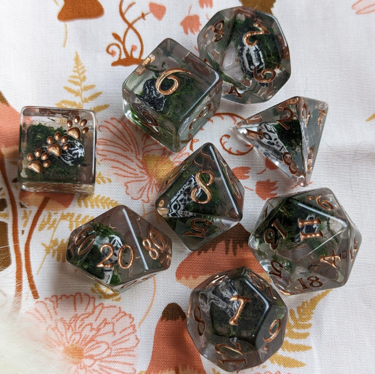 Runed Raven Skull and Moss Dice Set – 8 - Piece Botanical DnD Dice with Paw D6 | Fennek & Finch - Fennek and Finch