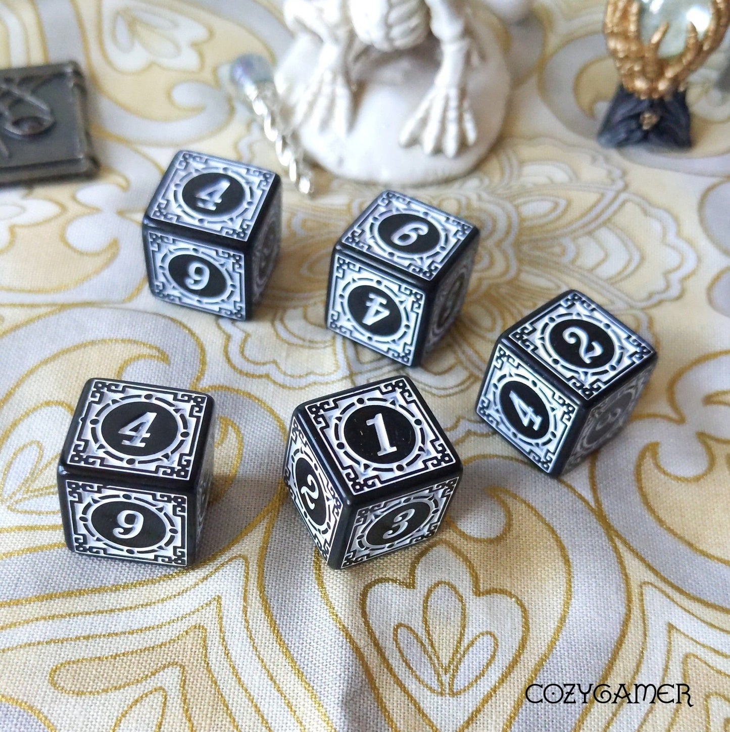 Set of D6s – 5-Piece Black Beautiful Frame Six-Sided Dice Dice Sets & Games Fennek and Finch white