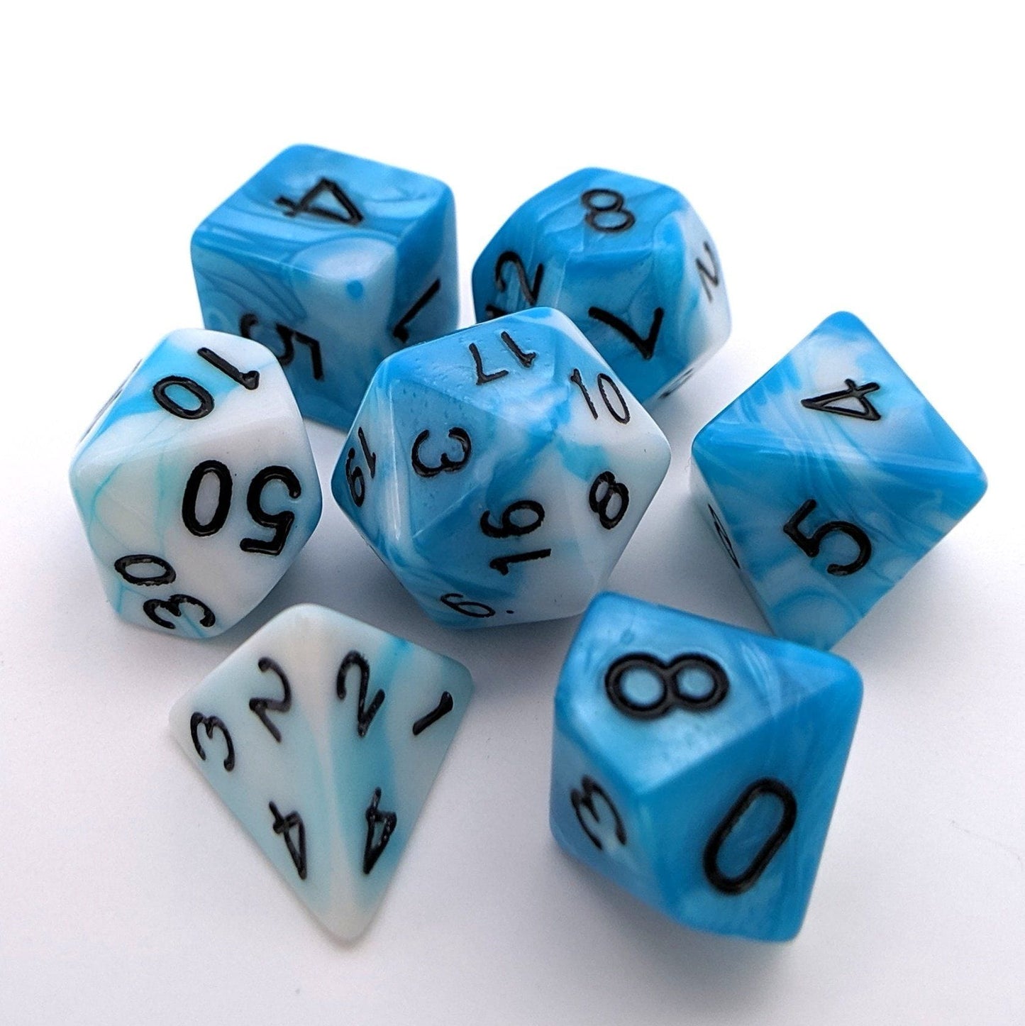 Shark Eye Dice Set – 7-Piece Blue White Marbled Ocean Swirl DnD Dice Dice sets Fennek and Finch