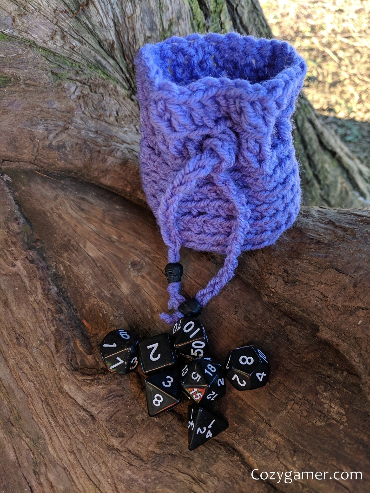 Skulls Dice Bag – Crocheted Drawstring Skull Motif DnD Dice Storage Dice bag set Fennek and Finch
