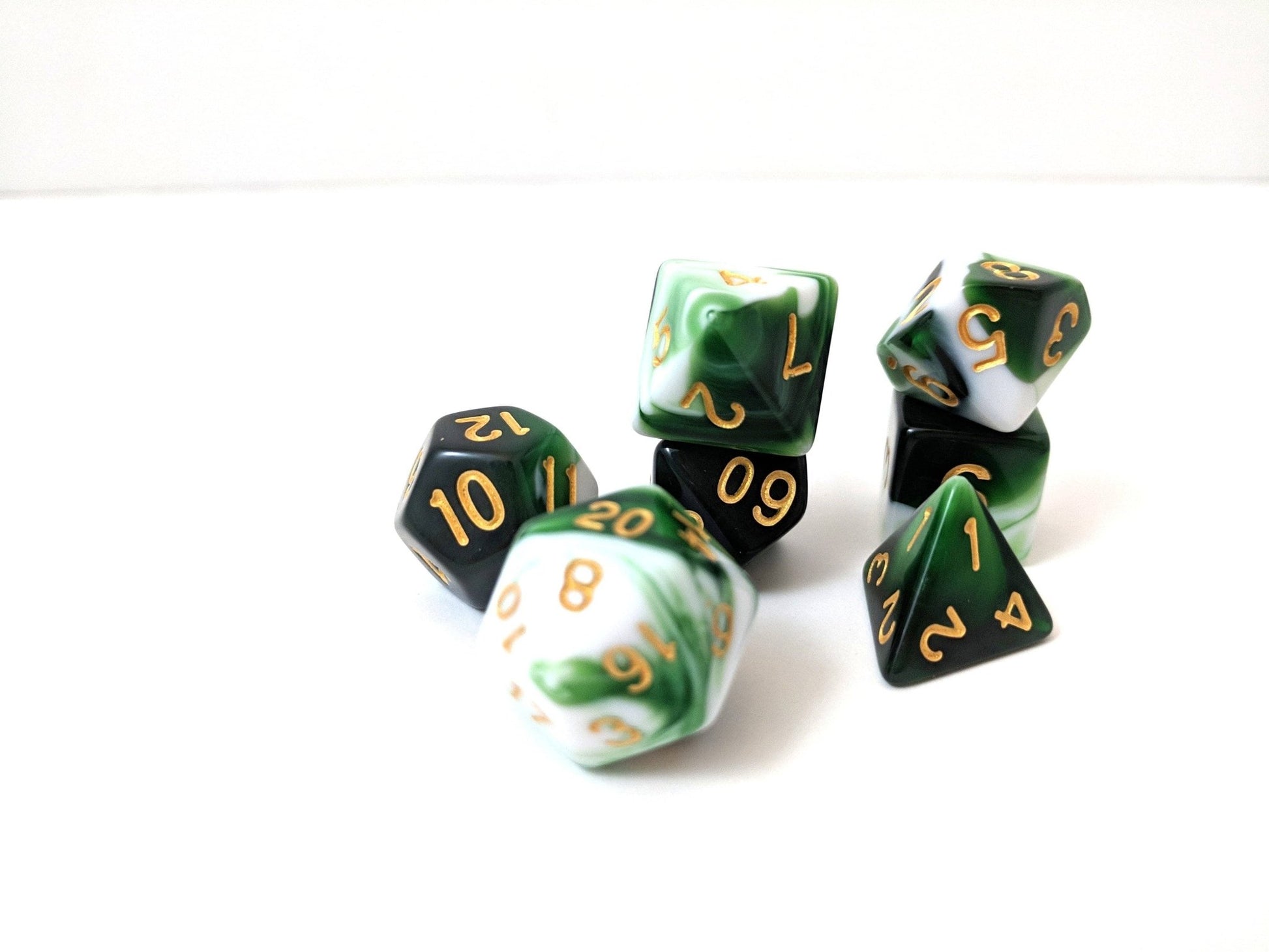 Volley Dice Set – 7-Piece Green White Marbled Polyhedral DnD Dice Dice sets Fennek and Finch