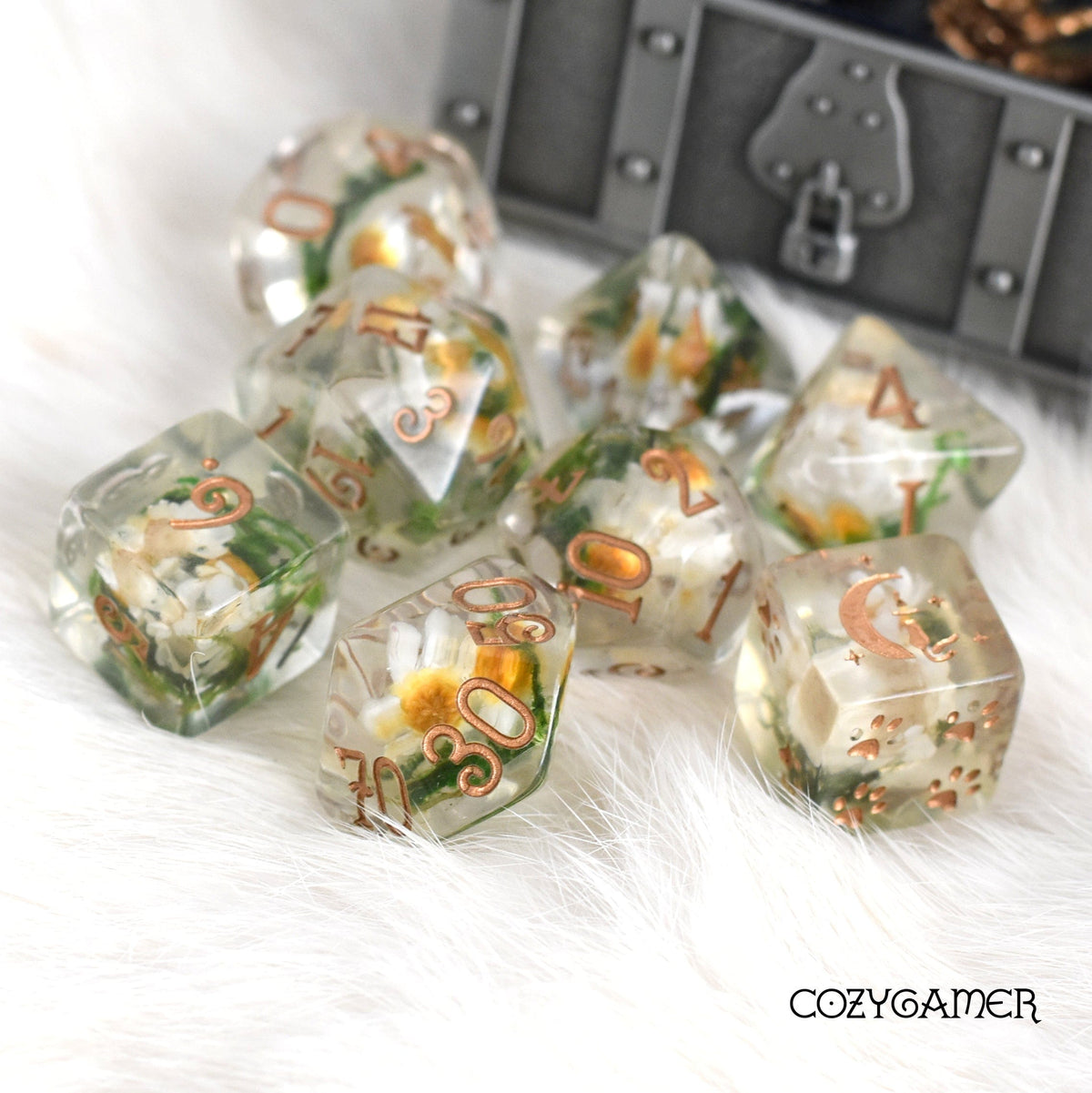 White Flower and Moss Dice Set. 8 Piece Dried Floral Dice Set Dice sets Fennek and Finch
