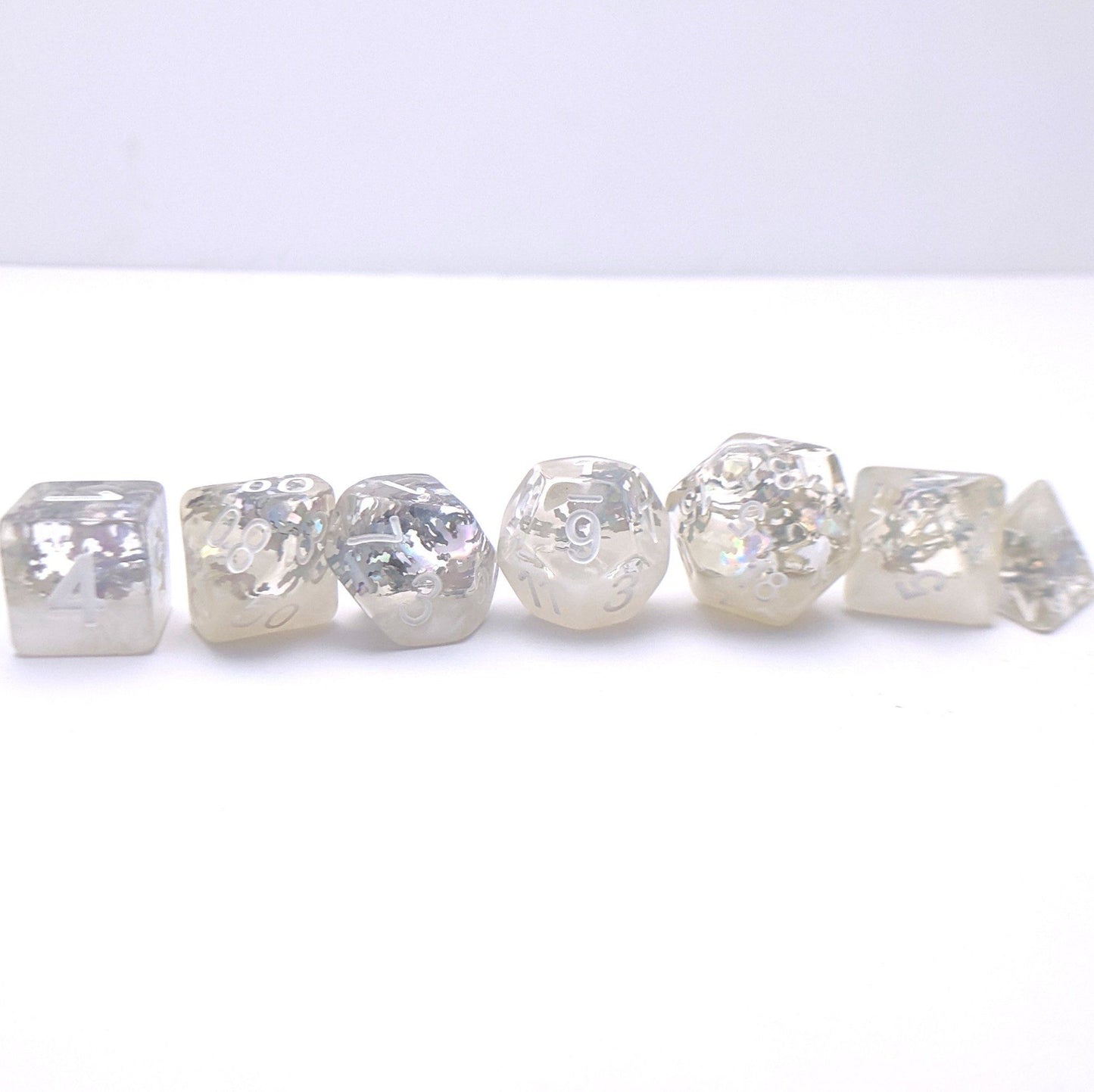 Winter Dice Set – 7-Piece Translucent Pearly White Holographic Snowflake Glitter Dice sets Fennek and Finch